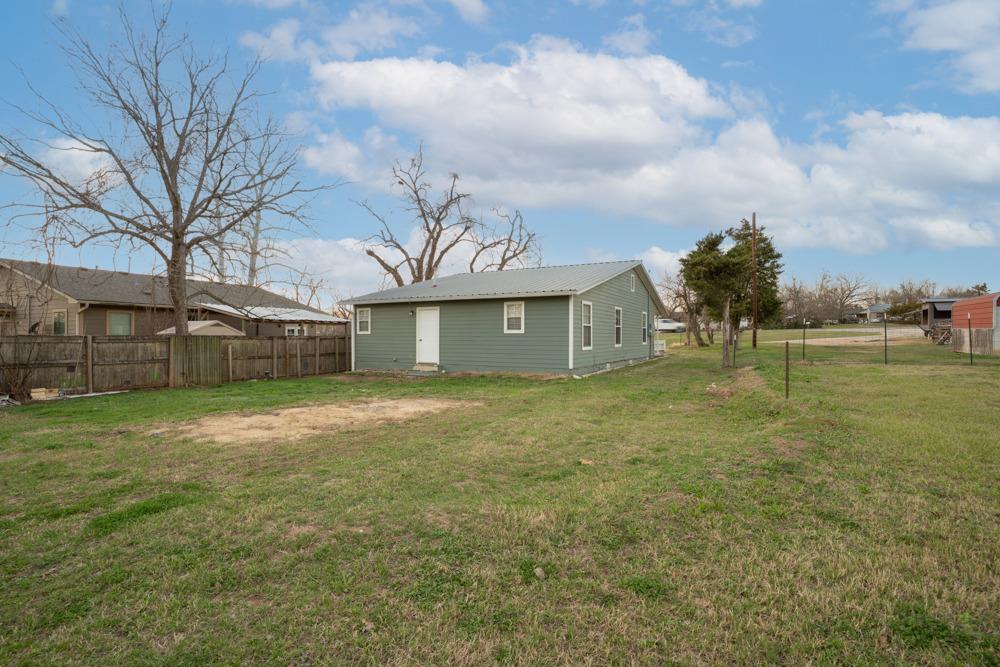 207 Harris Street Elgin TX 78621