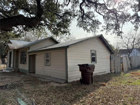 1109 Pecos Street Lockhart TX 78644