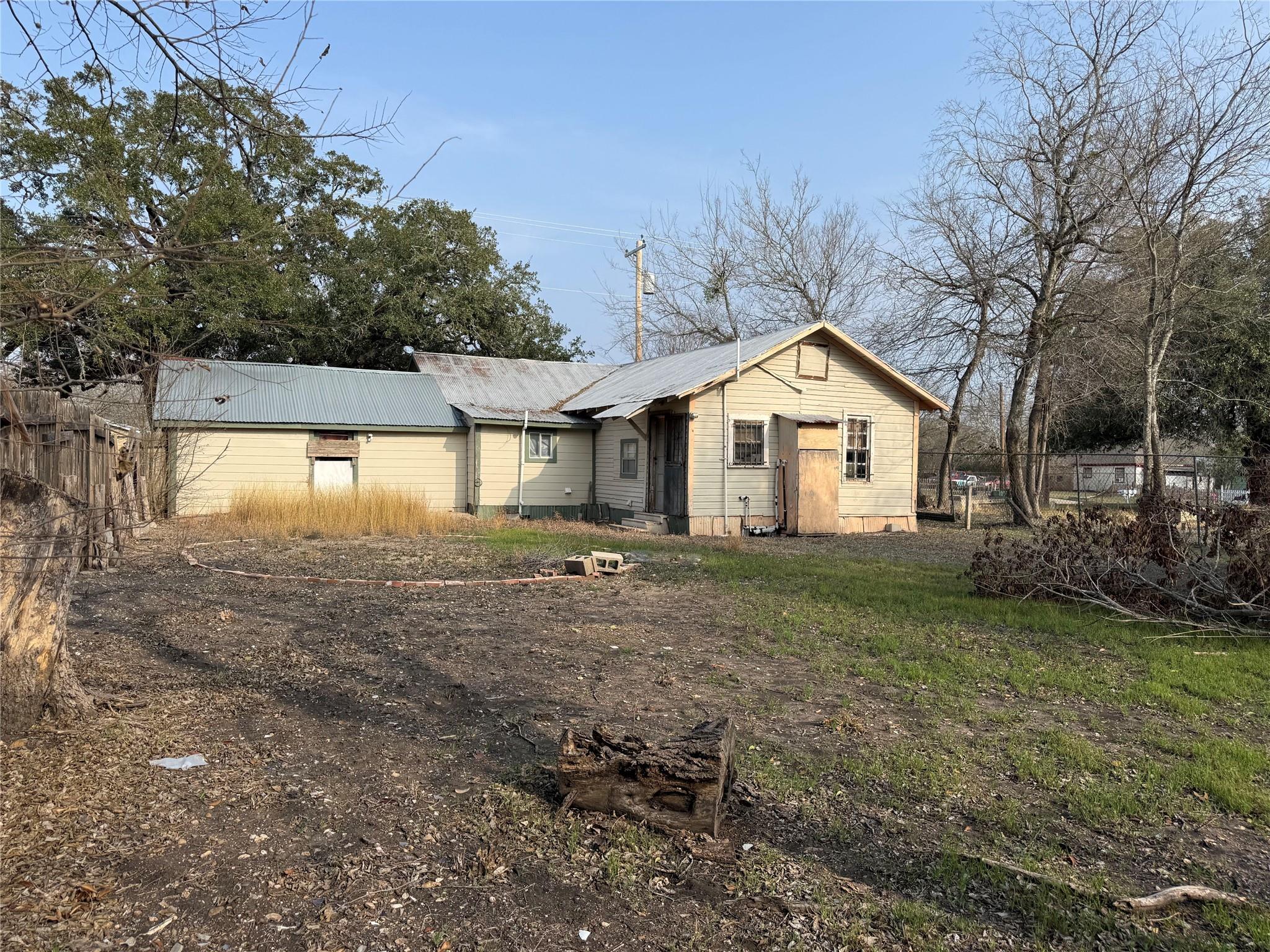 1109 Pecos Street Lockhart TX 78644