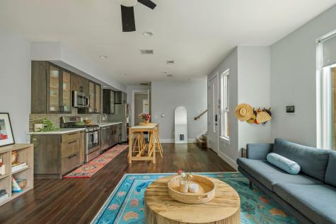 2812 Oak Springs Drive Austin TX 78702
