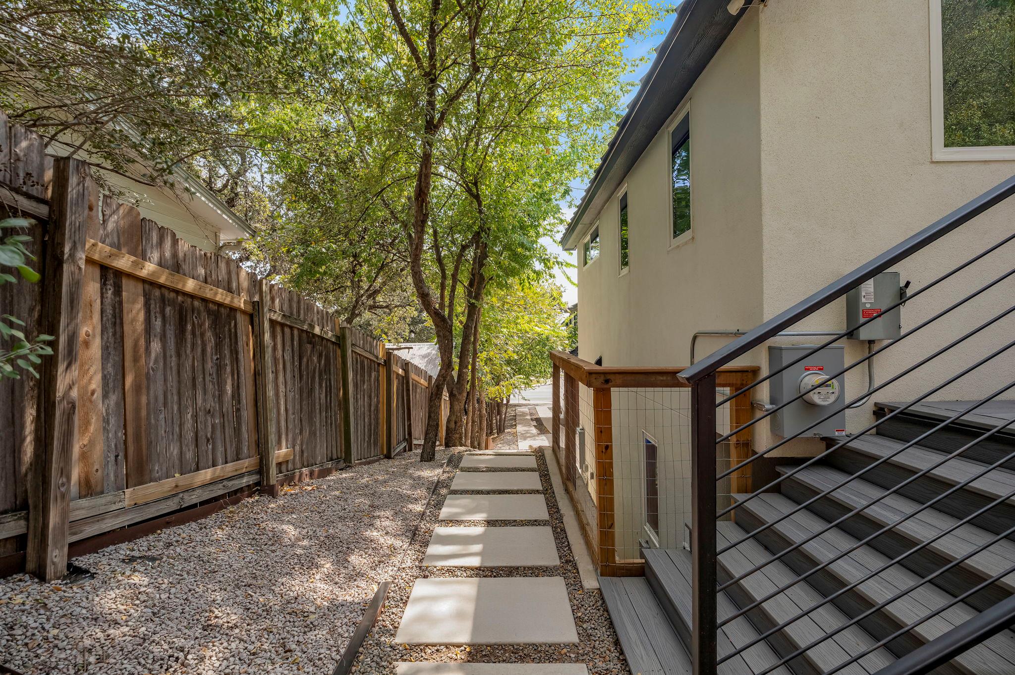 2812 Oak Springs Drive Austin TX 78702