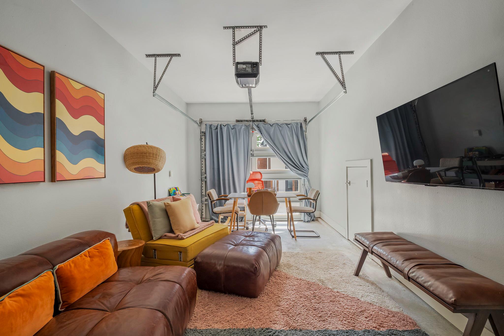 2812 Oak Springs Drive Austin TX 78702