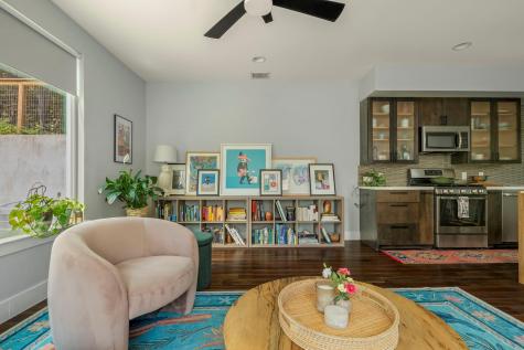 2812 Oak Springs Drive Austin TX 78702