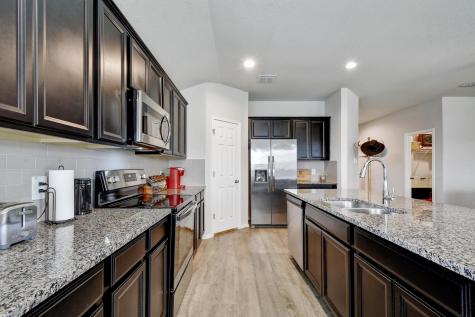 733 Peak Place Seguin TX 78155