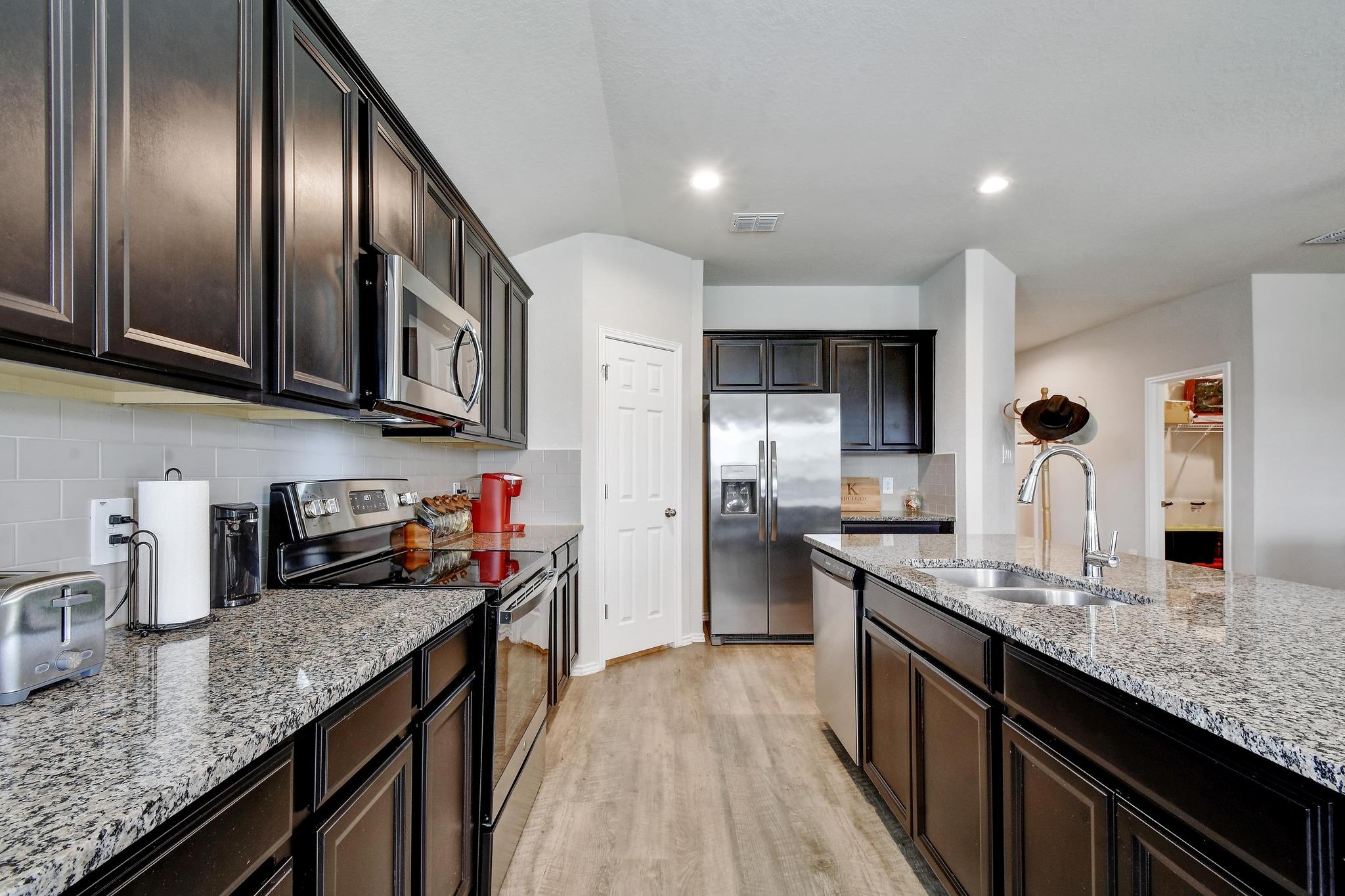733 Peak Place Seguin TX 78155