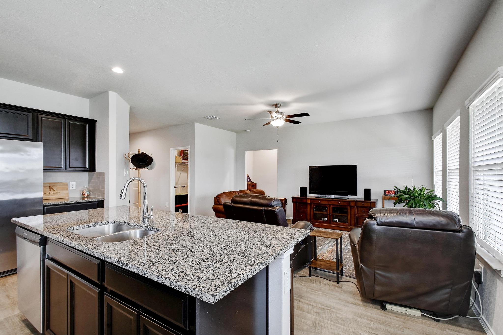 733 Peak Place Seguin TX 78155