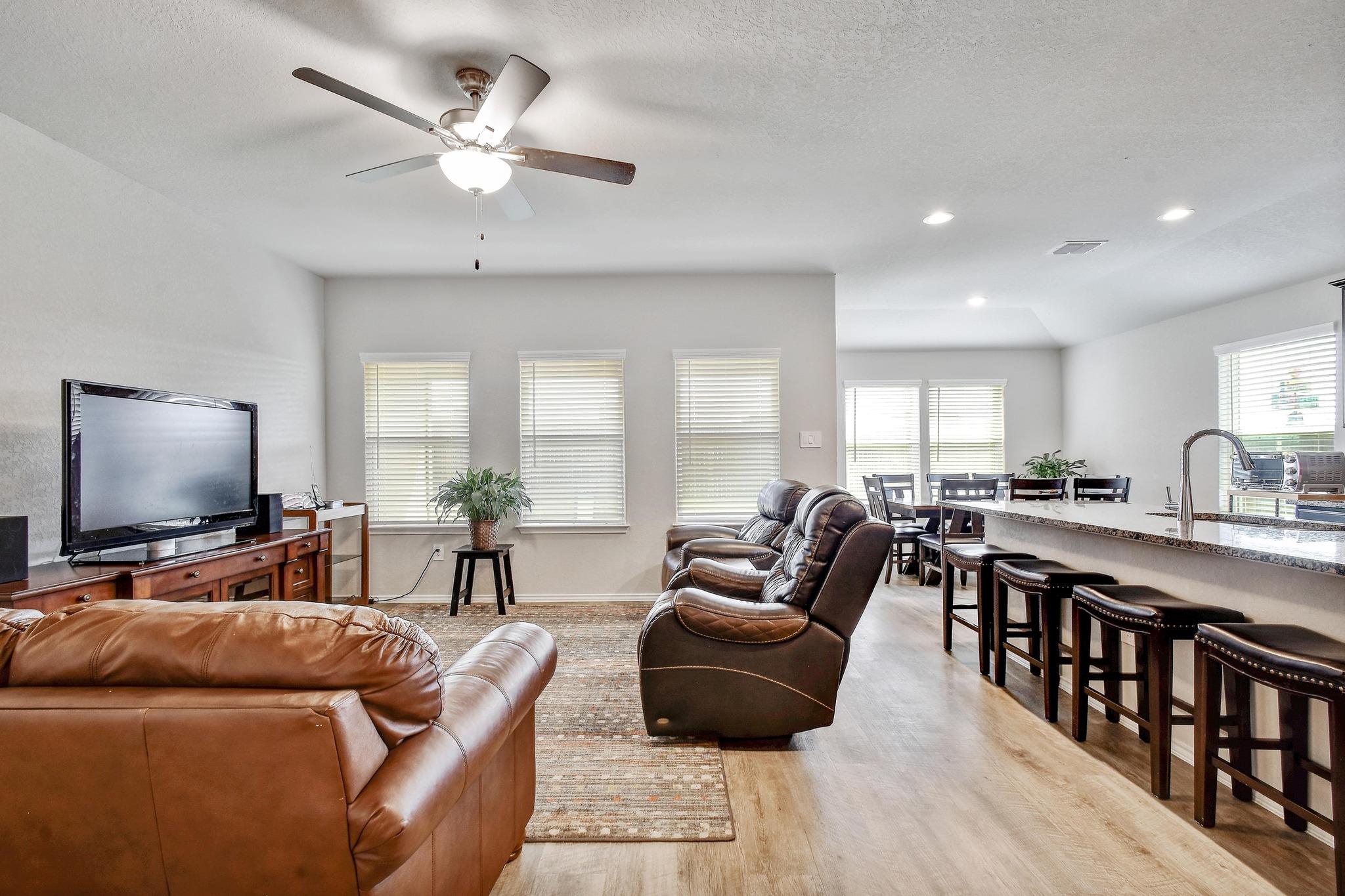 733 Peak Place Seguin TX 78155