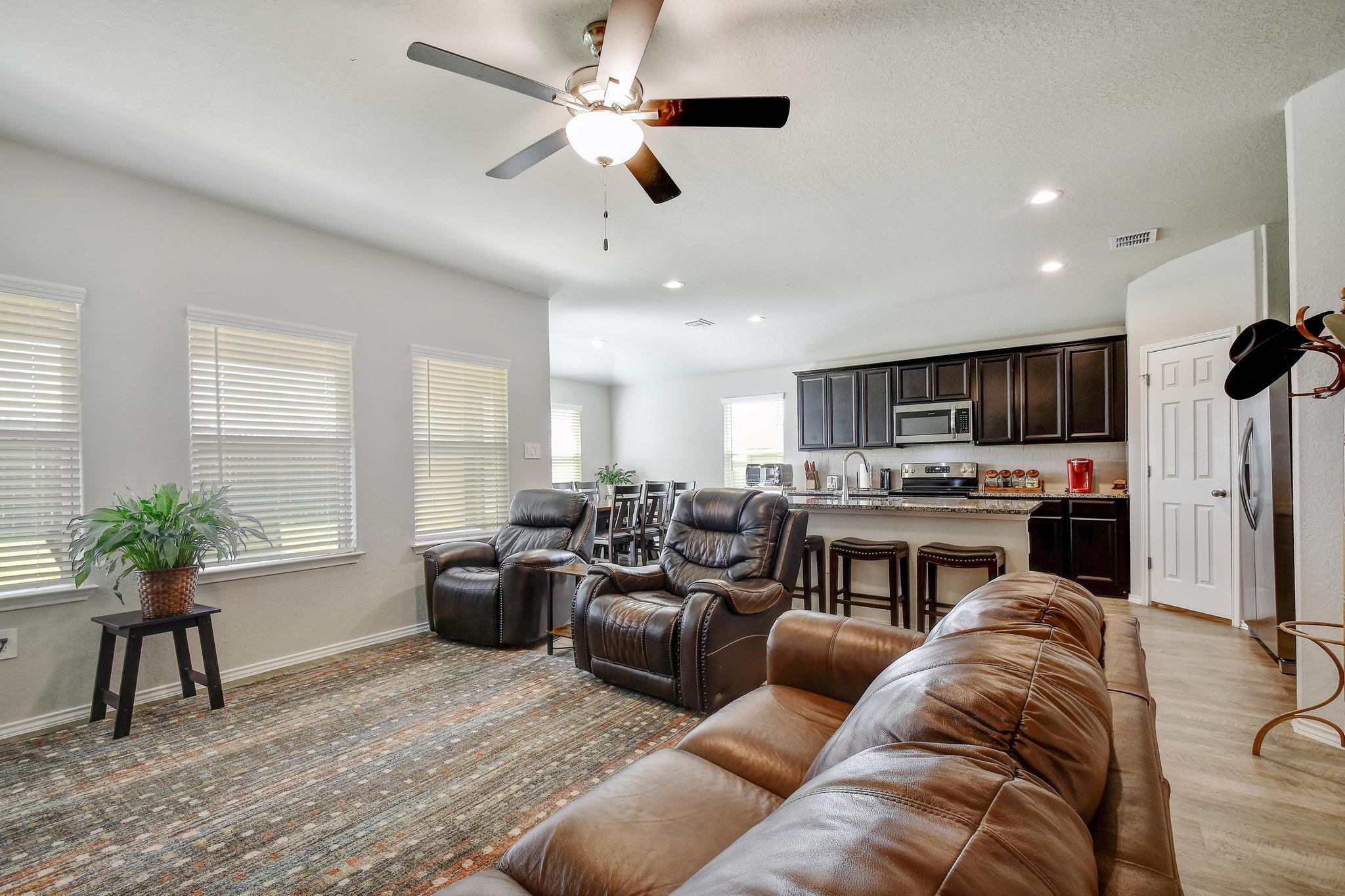 733 Peak Place Seguin TX 78155
