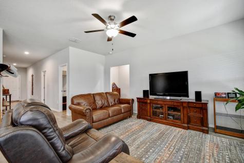 733 Peak Place Seguin TX 78155