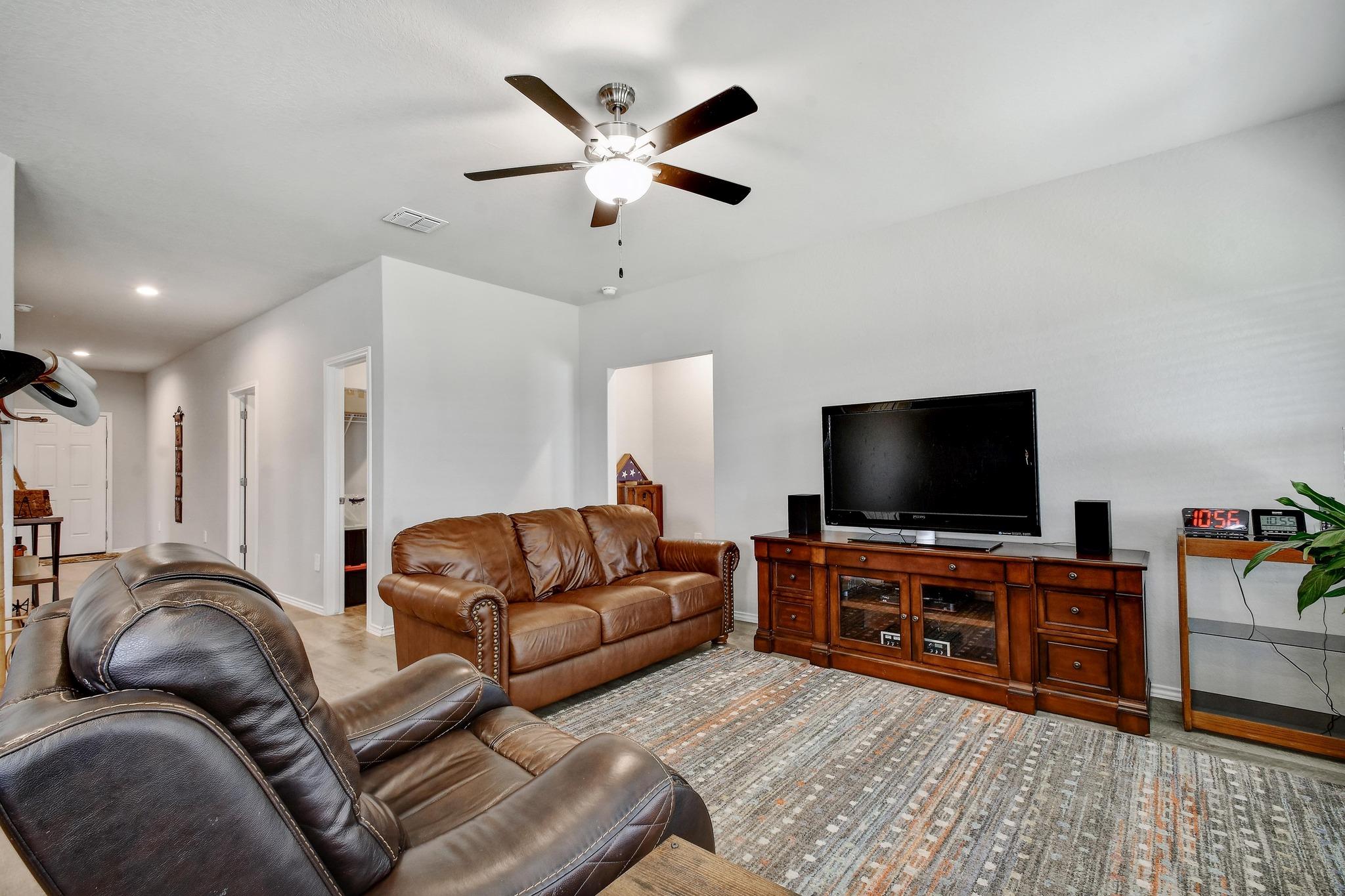 733 Peak Place Seguin TX 78155