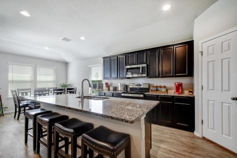 733 Peak Place Seguin TX 78155
