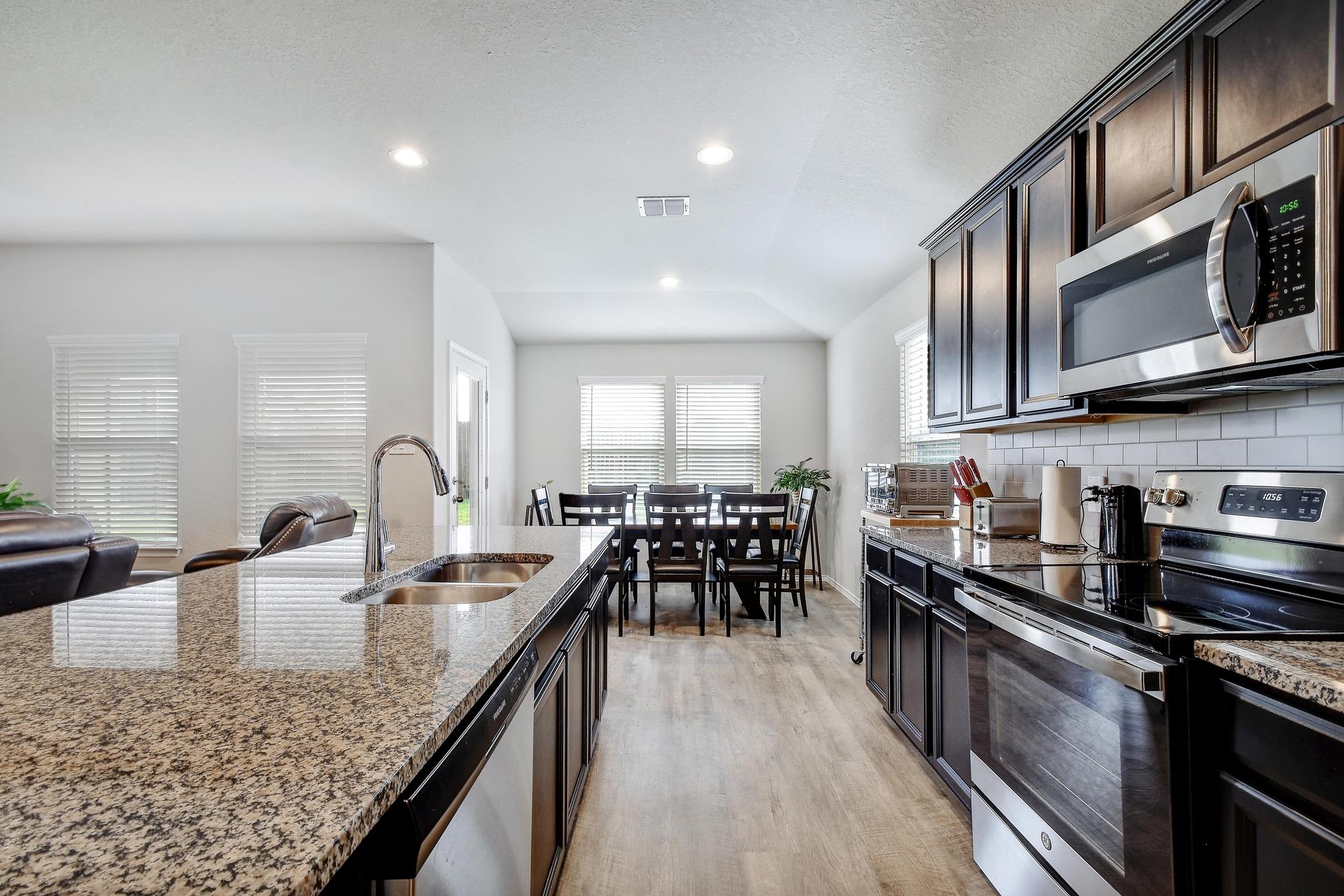 733 Peak Place Seguin TX 78155