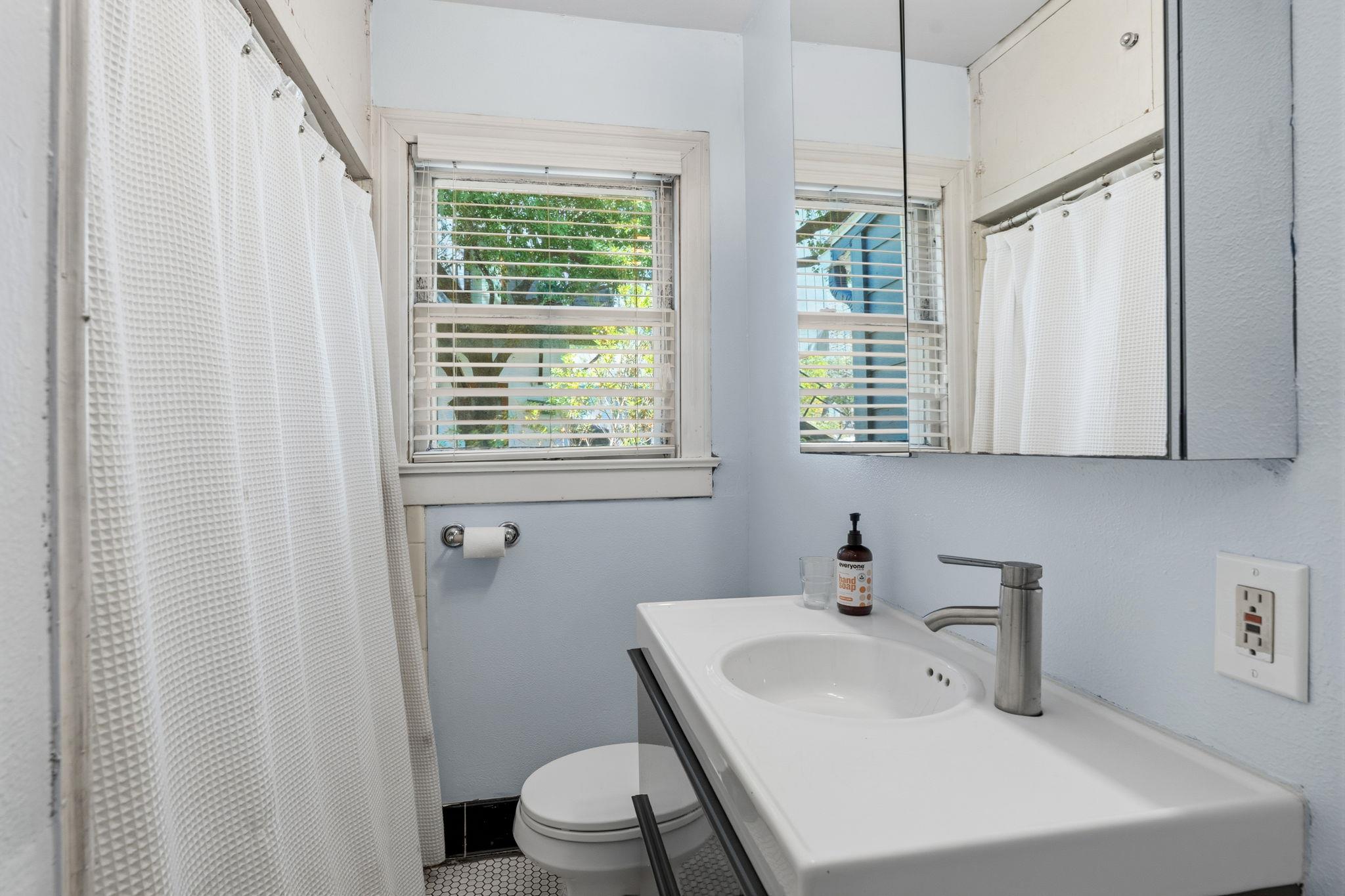 1910 Kinney Avenue Austin TX 78704