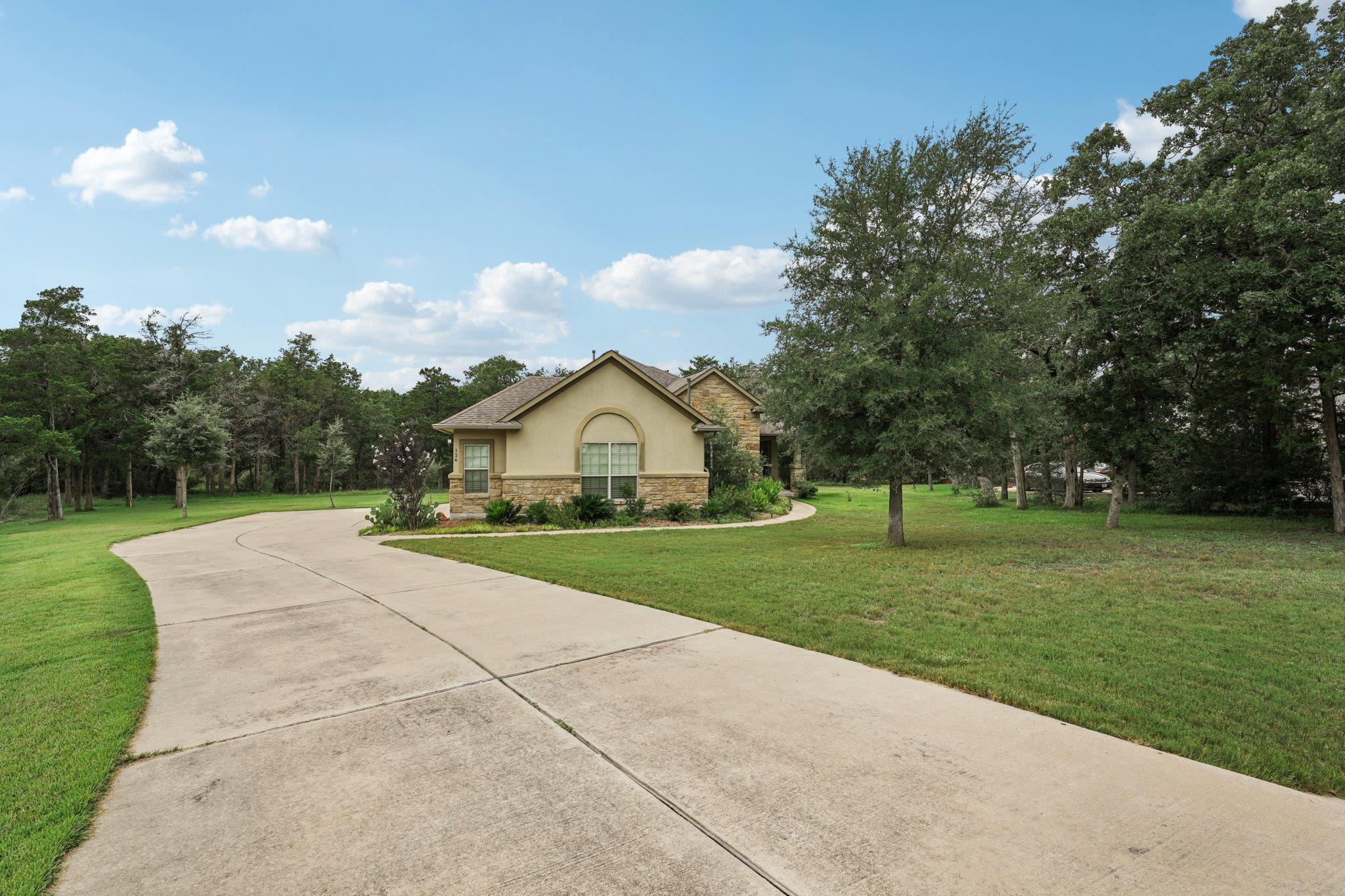 126 Spanish Trail Bastrop TX 78602