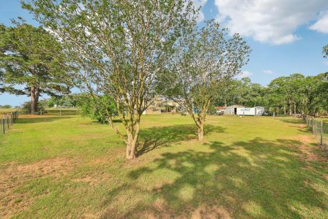 1200 County Road 211 Giddings TX 78942