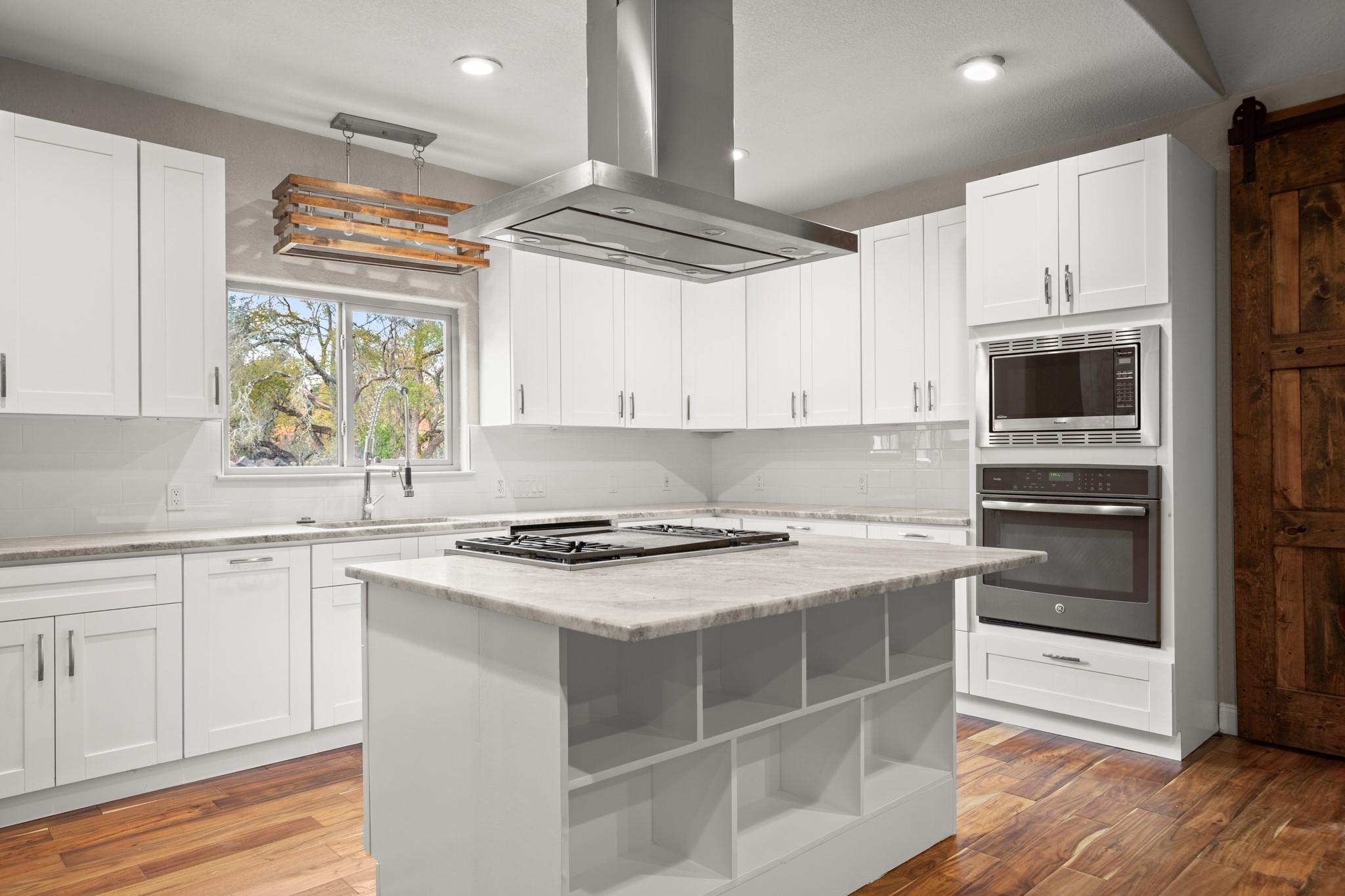 10204 Oak Grove Circle Austin TX 78736