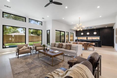 2305 Southern Oaks Drive Austin TX 78745