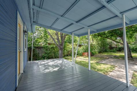 1014 W 6th Street Taylor TX 76574