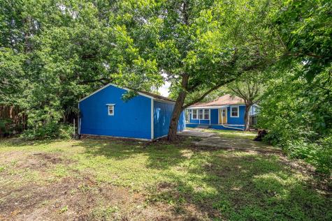 1014 W 6th Street Taylor TX 76574