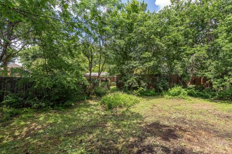 1014 W 6th Street Taylor TX 76574