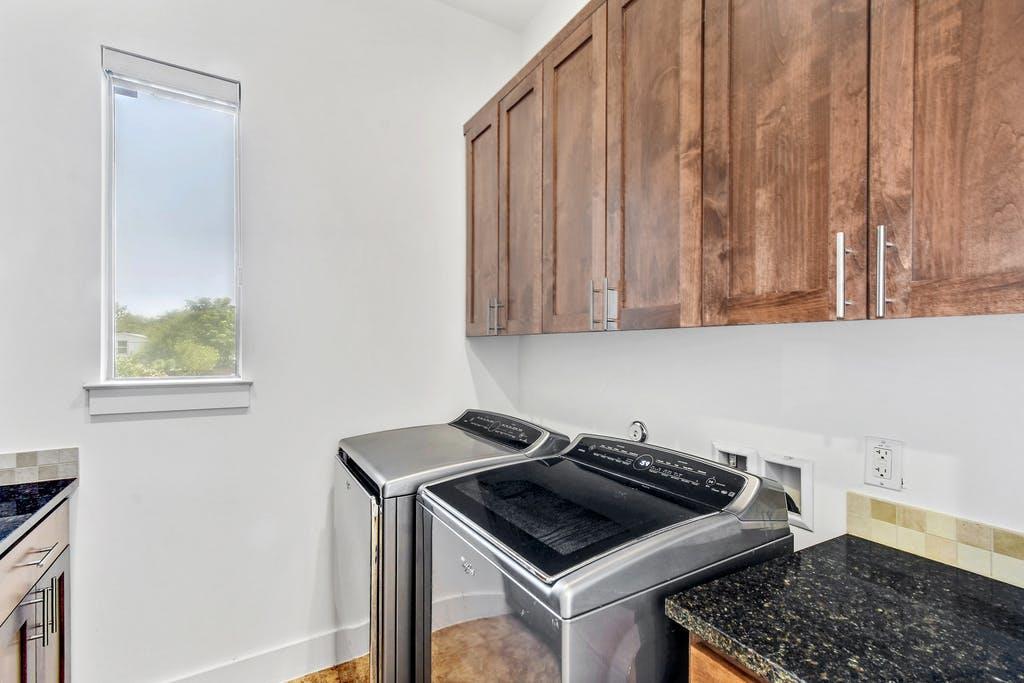 1006 Lipan Trail Austin TX 78733