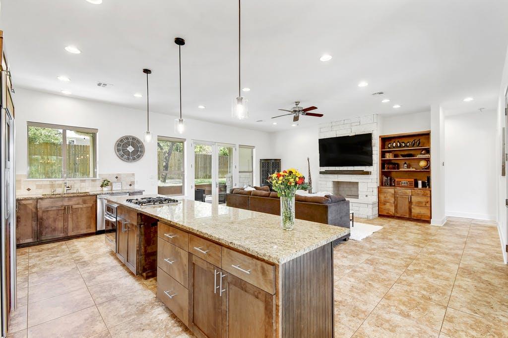 1006 Lipan Trail Austin TX 78733