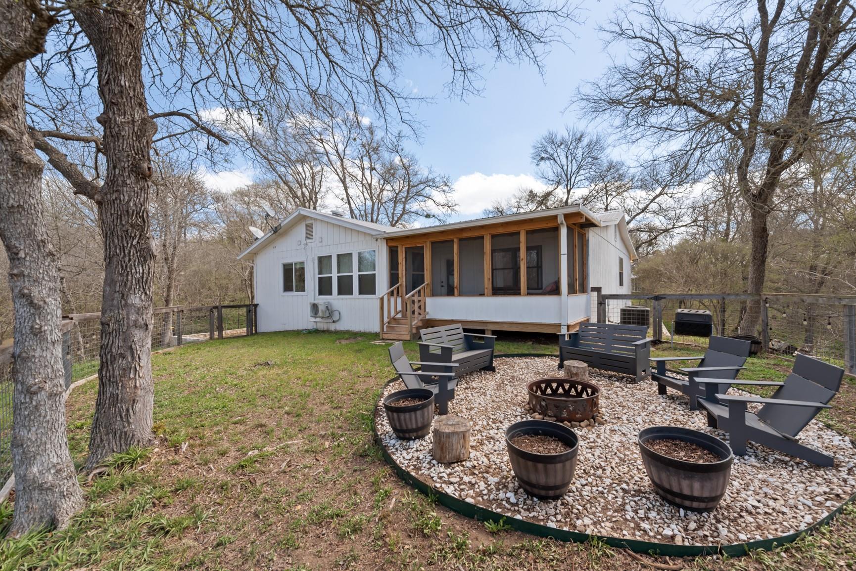 2646 Fm 1704 Elgin TX 78621