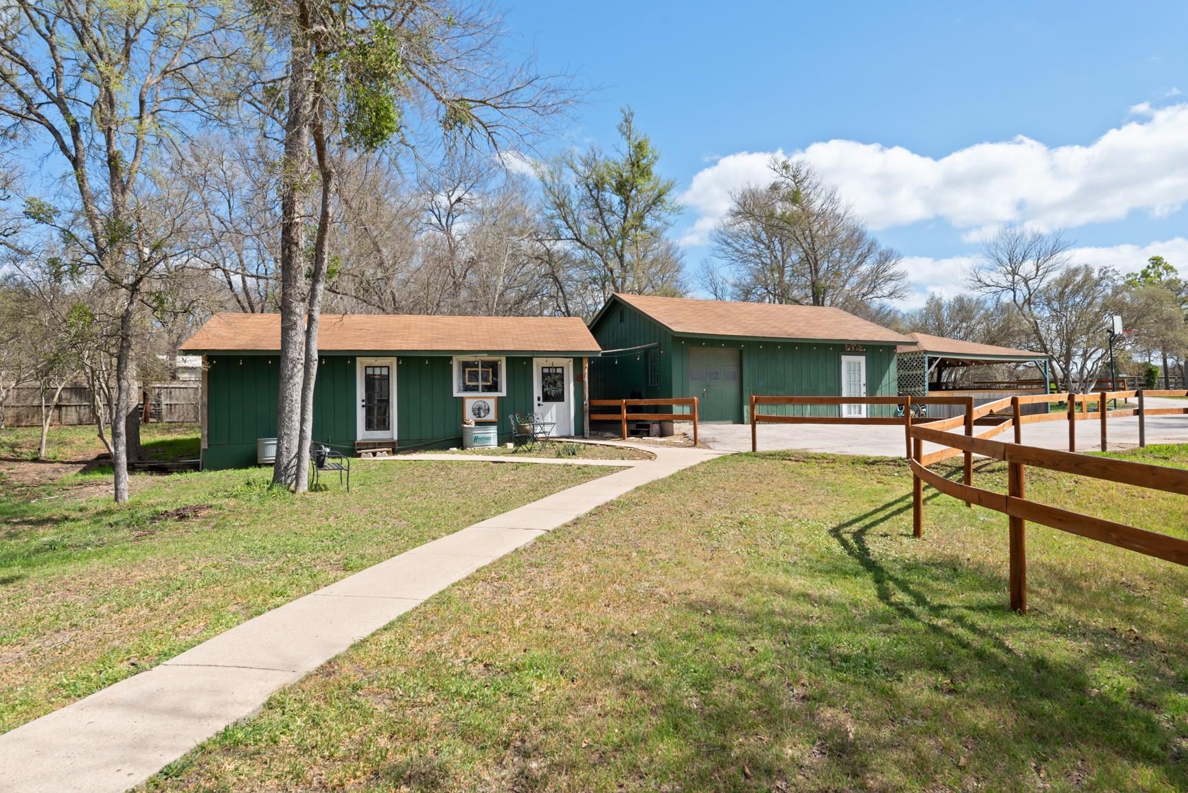 2646 Fm 1704 Elgin TX 78621
