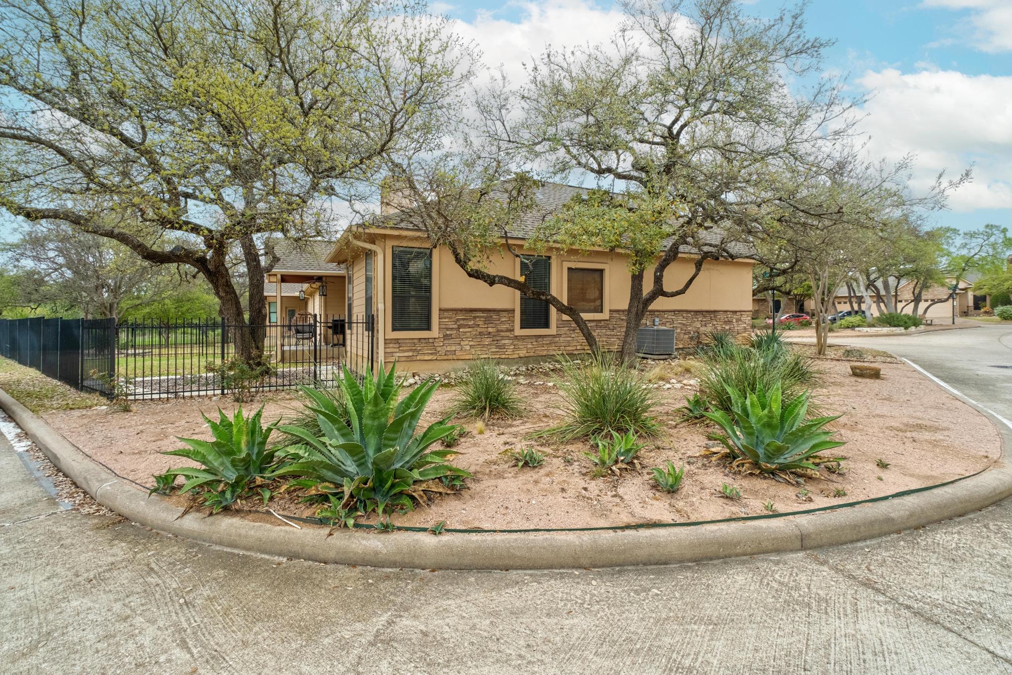 13700 Layton Loop Austin TX 78727