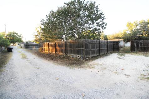 327 W Mulberry Street Fredericksburg TX 78624