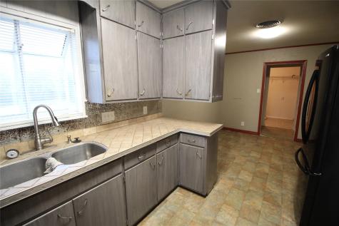 327 W Mulberry Street Fredericksburg TX 78624
