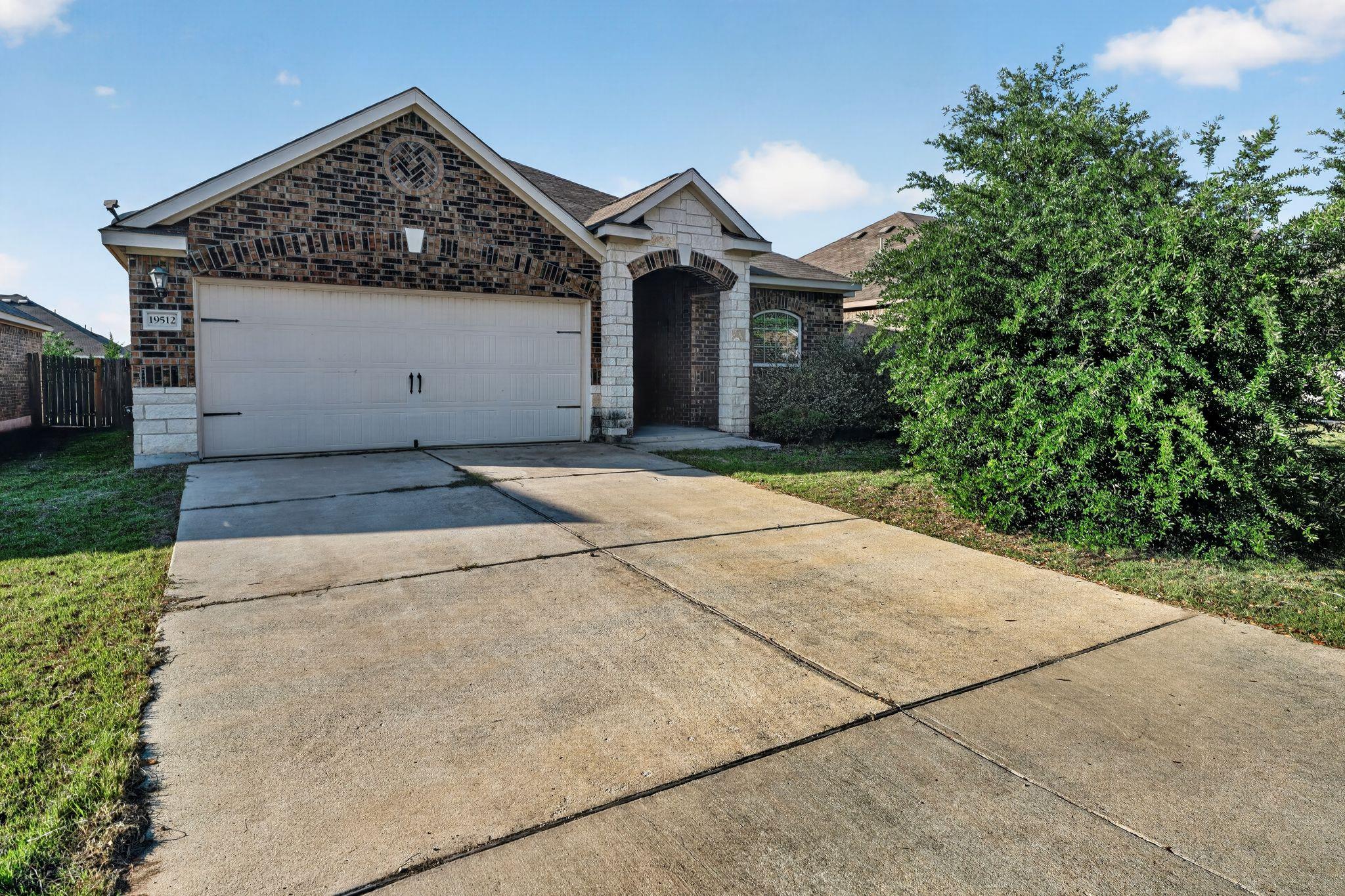 19512 James Manor Street Manor TX 78653