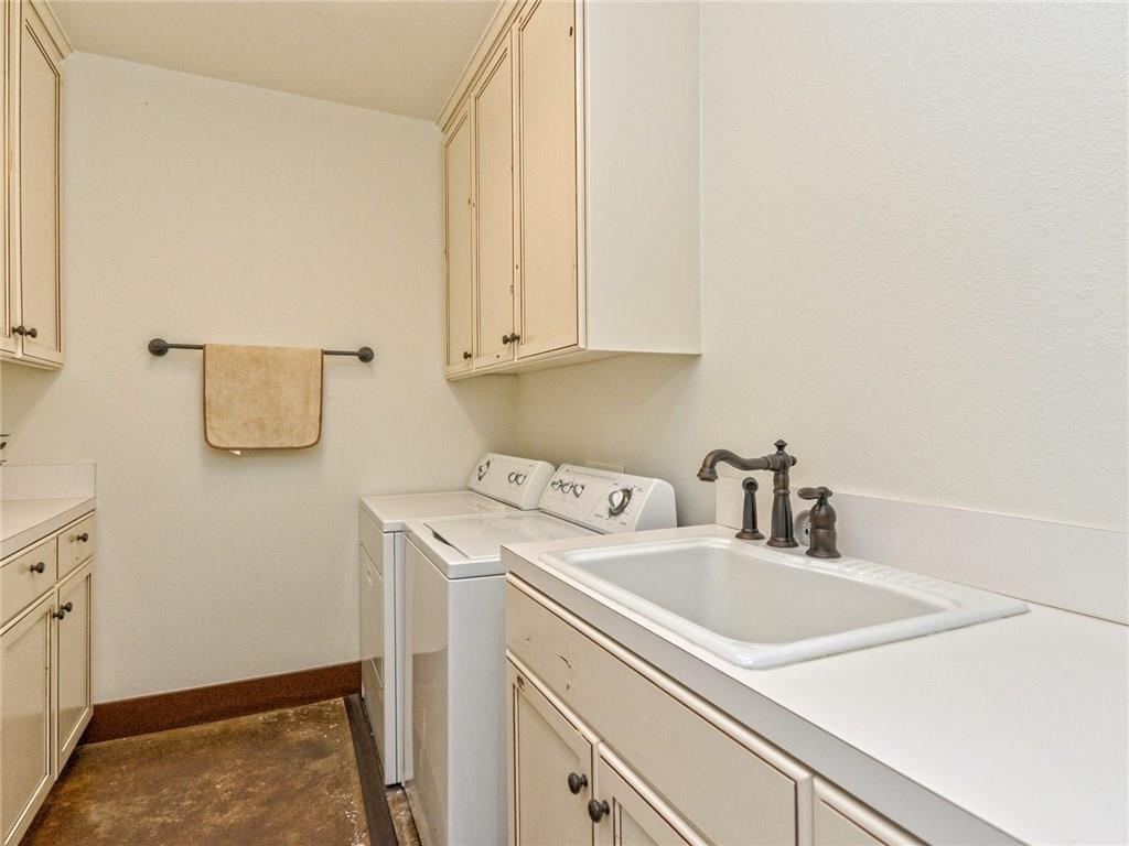 115 Hill Loop Spicewood TX 78669