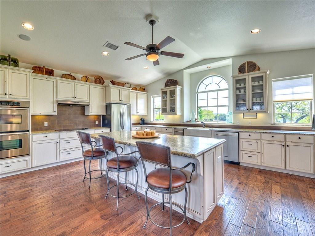 115 Hill Loop Spicewood TX 78669