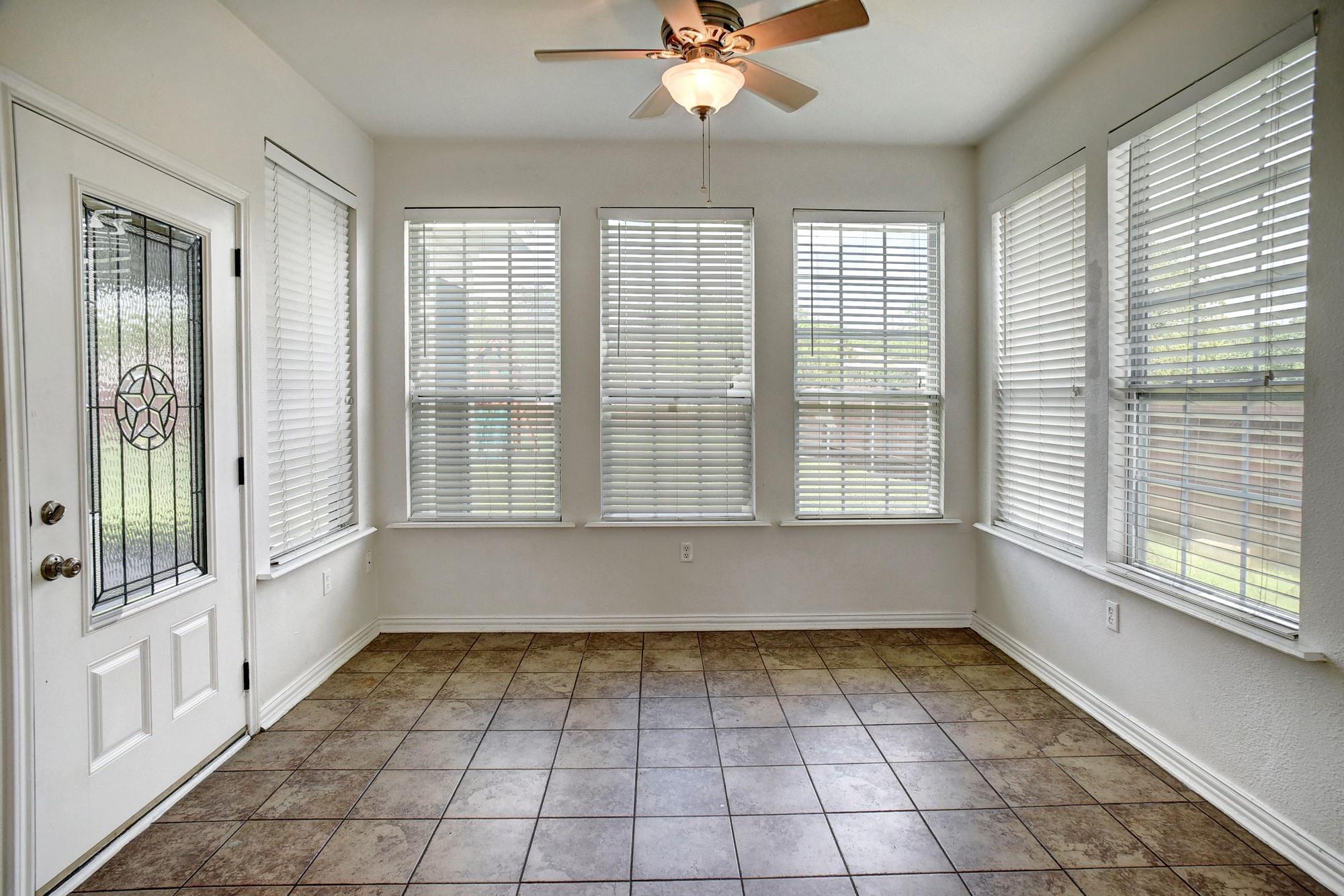 102 W Oak Loop Cedar Creek TX 78612