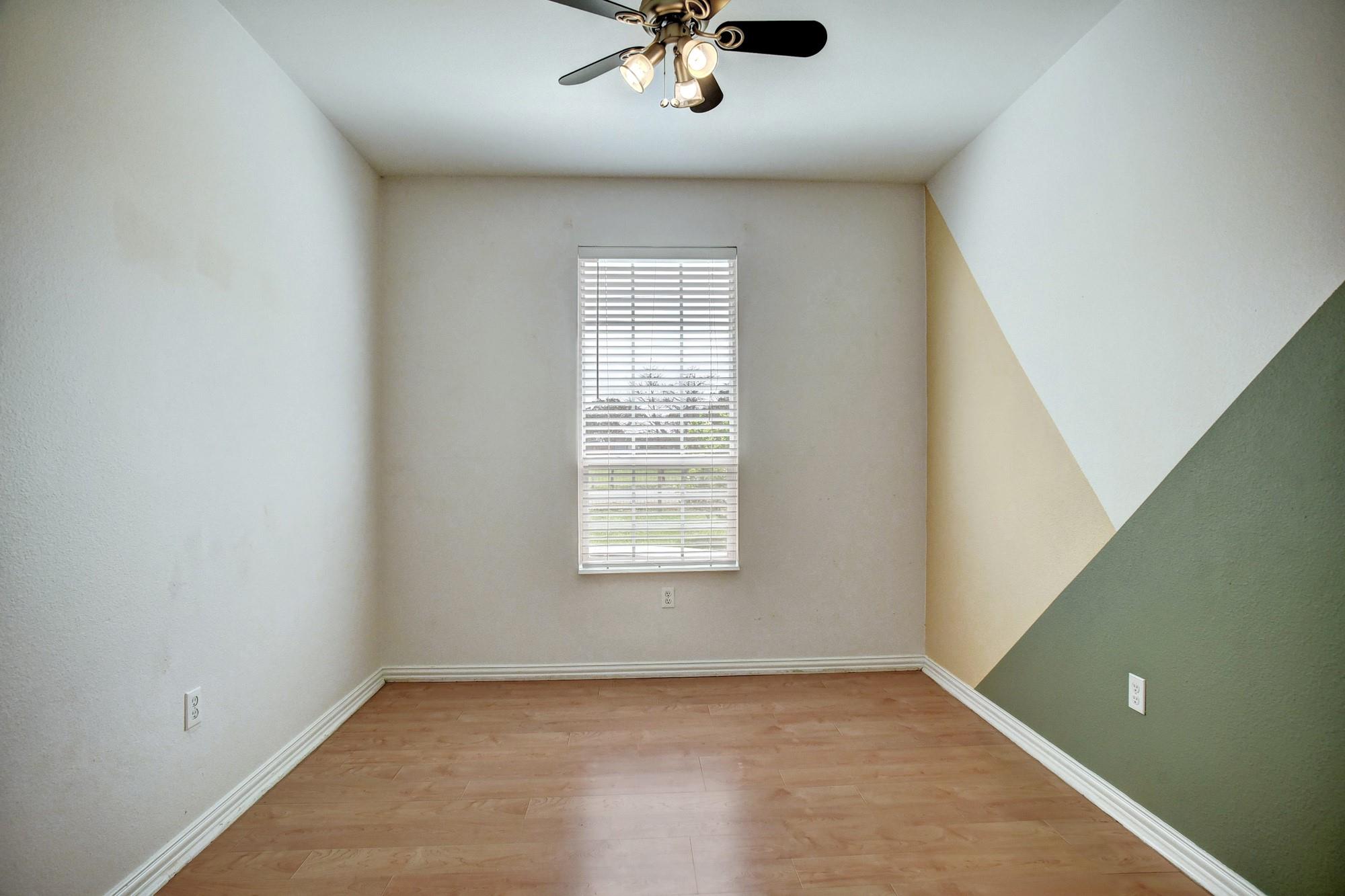 102 W Oak Loop Cedar Creek TX 78612