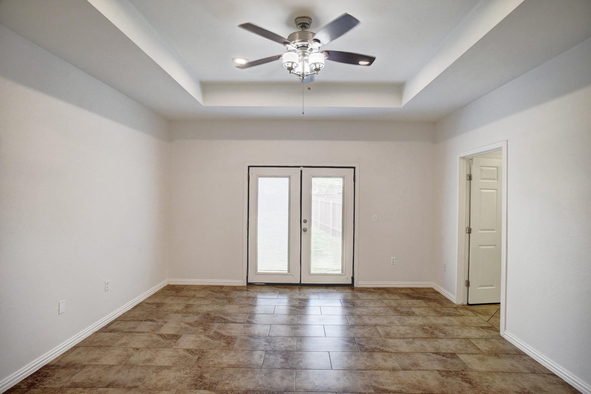 102 W Oak Loop Cedar Creek TX 78612
