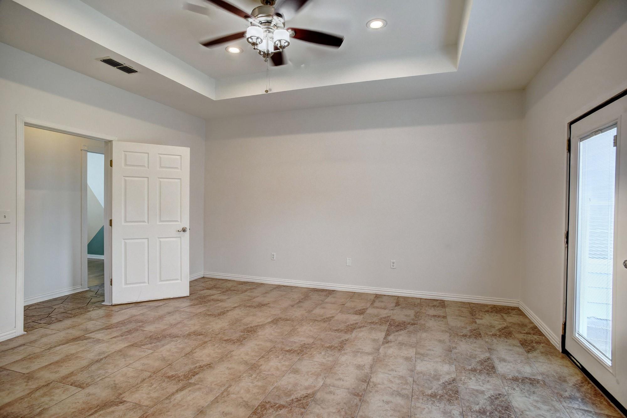 102 W Oak Loop Cedar Creek TX 78612