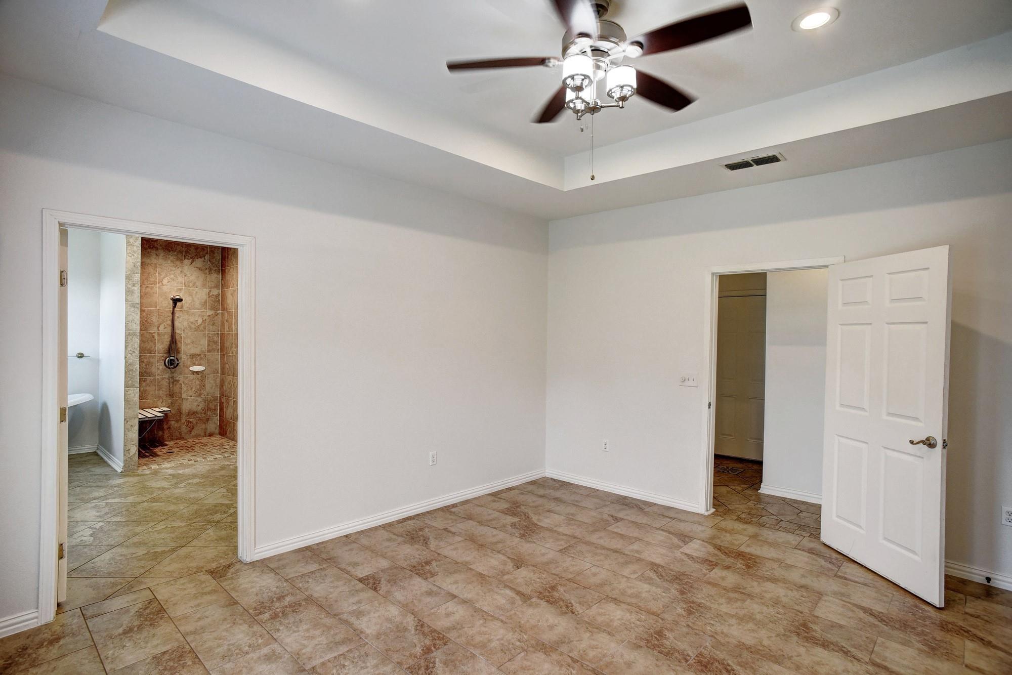 102 W Oak Loop Cedar Creek TX 78612