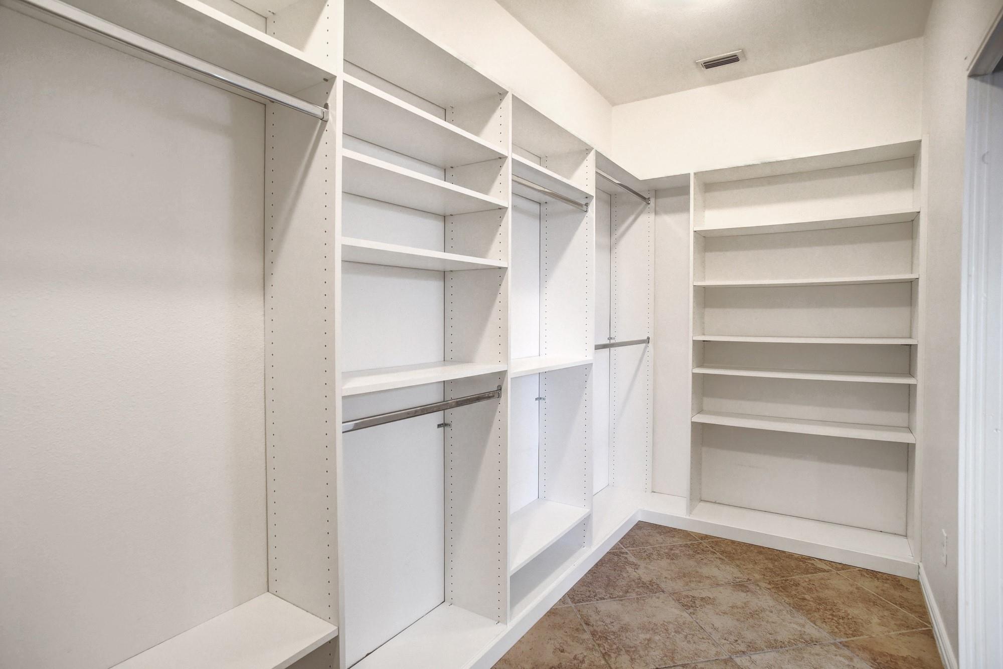 102 W Oak Loop Cedar Creek TX 78612