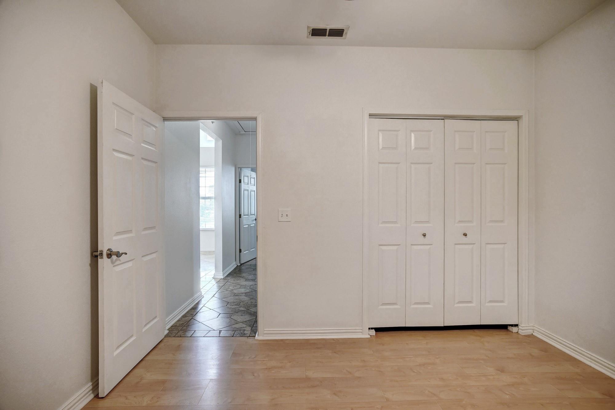 102 W Oak Loop Cedar Creek TX 78612