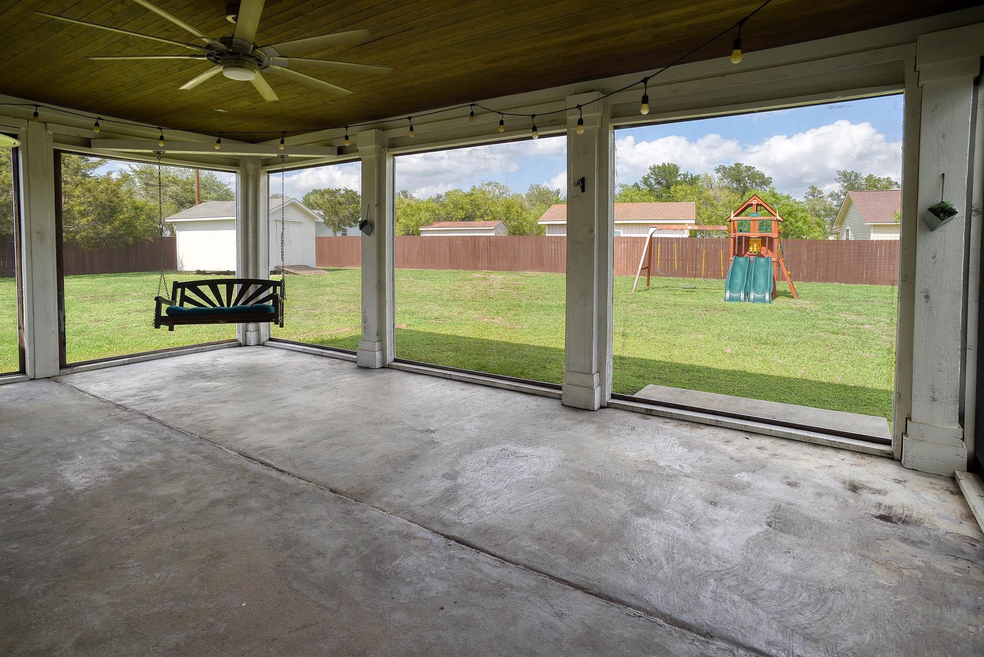 102 W Oak Loop Cedar Creek TX 78612