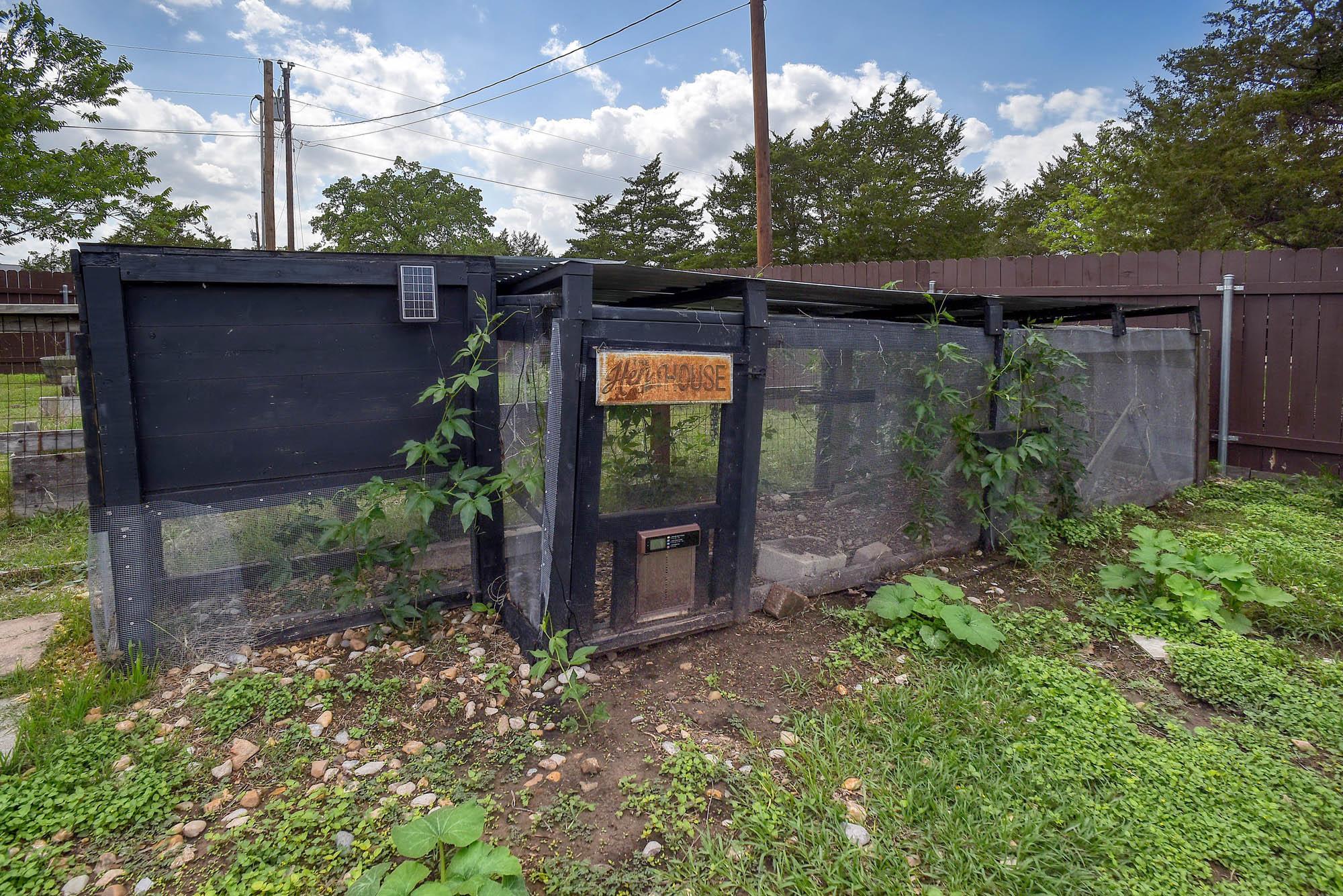 102 W Oak Loop Cedar Creek TX 78612