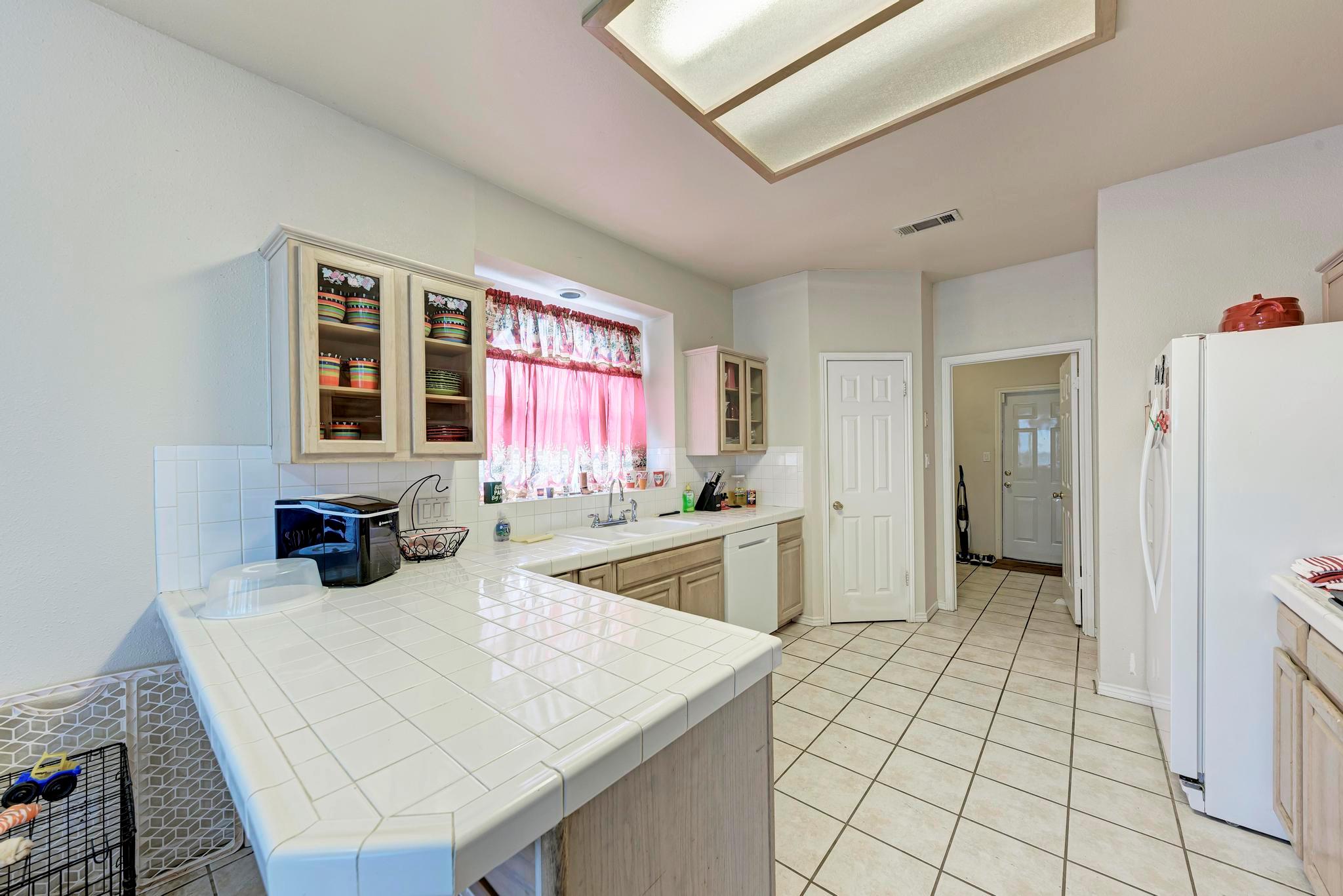 1610 Meadow Lane Lockhart TX 78644