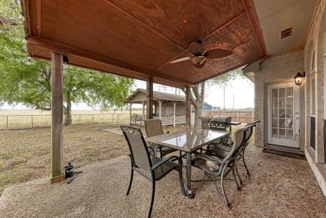 1610 Meadow Lane Lockhart TX 78644