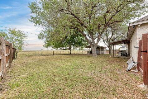 1610 Meadow Lane Lockhart TX 78644