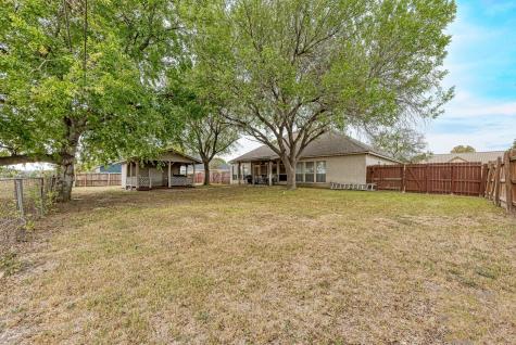 1610 Meadow Lane Lockhart TX 78644