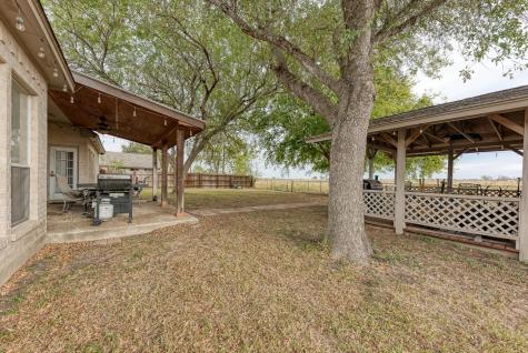 1610 Meadow Lane Lockhart TX 78644