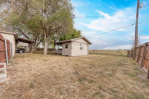 1610 Meadow Lane Lockhart TX 78644