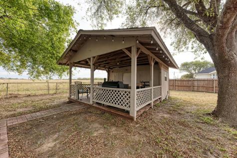 1610 Meadow Lane Lockhart TX 78644